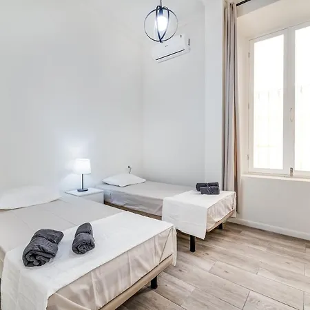 Center Apartment *